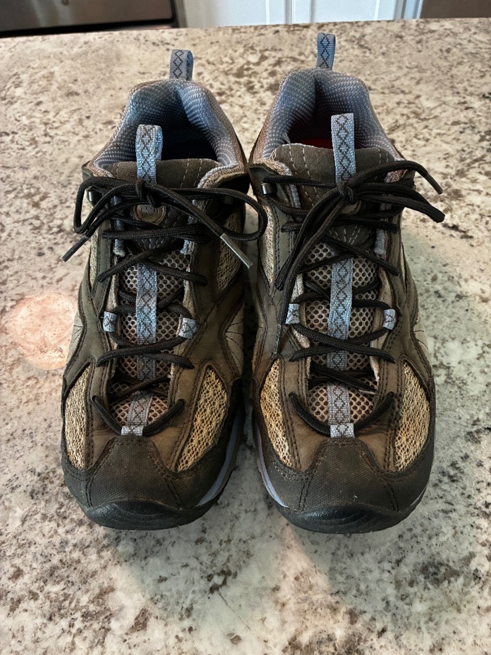 Merrell Avian Light Ventilator Women Vibram Sole Hiking Sneaker sz 9